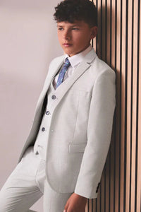 stylish-white-blazer-elegant-versatile-for-every-occasion